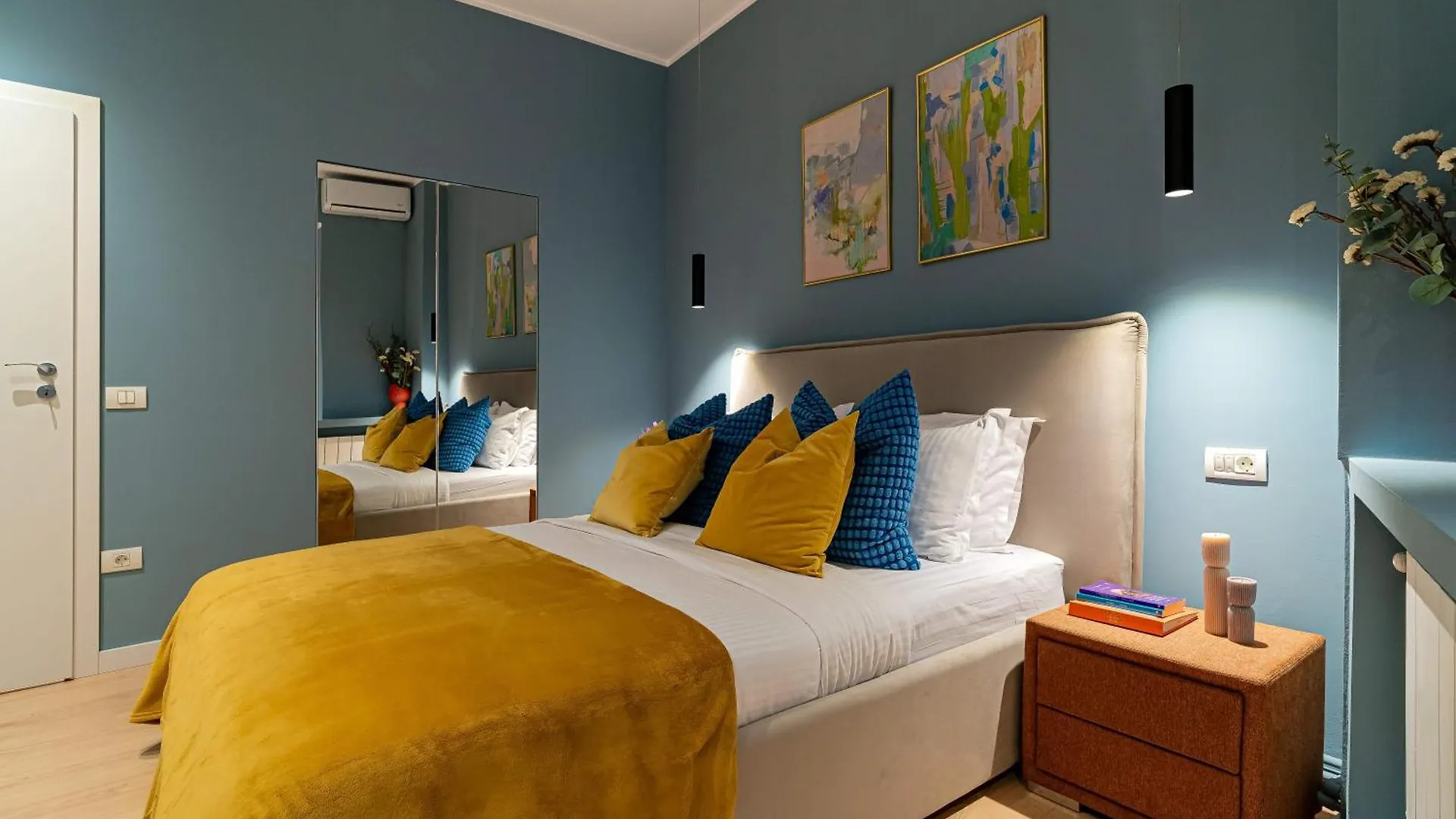 Appartement Celestial Azure - Tranquil 1Br In Piata Universitatii Boekarest Roemenië