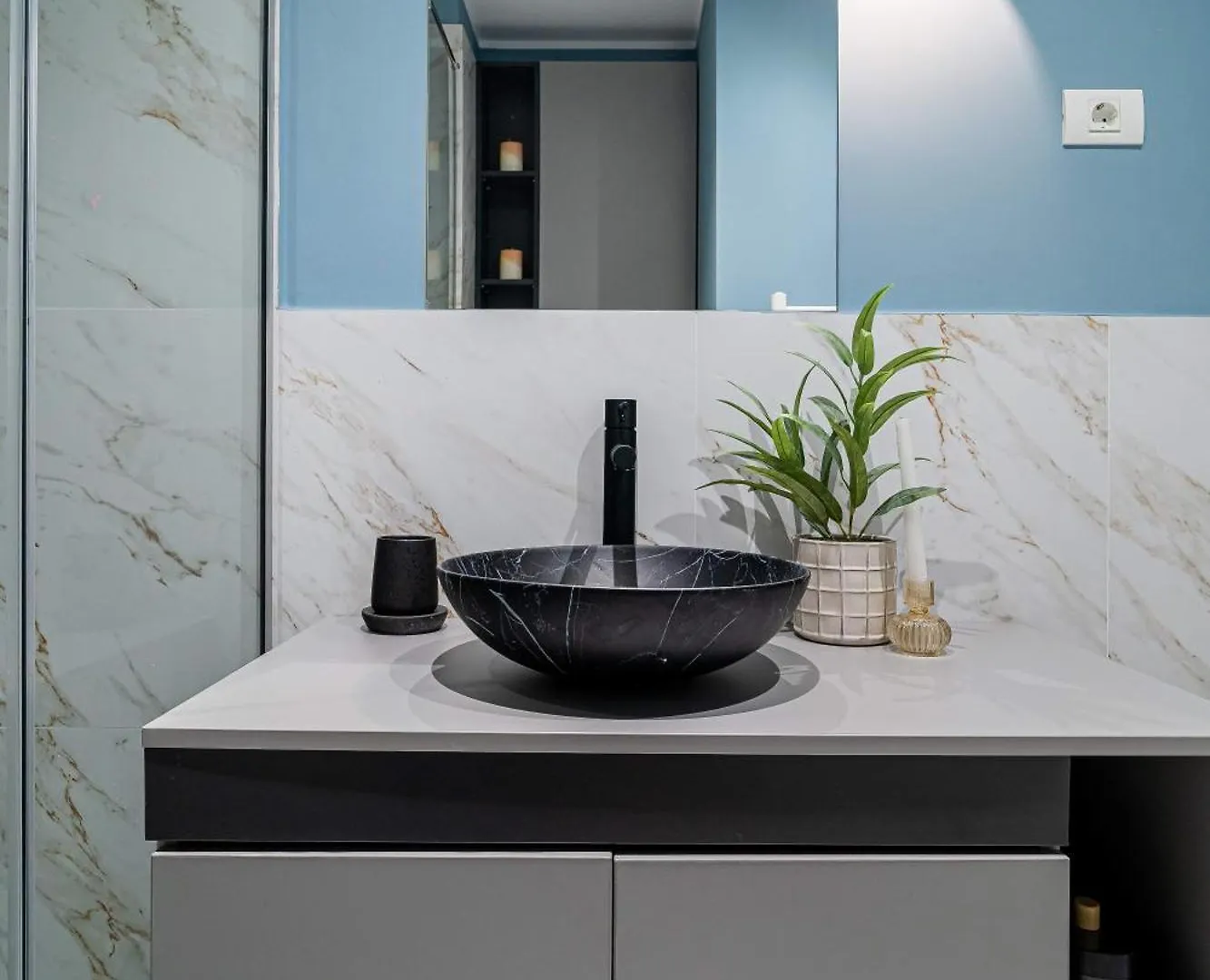 Celestial Azure - Tranquil 1Br In Piata Universitatii Boekarest