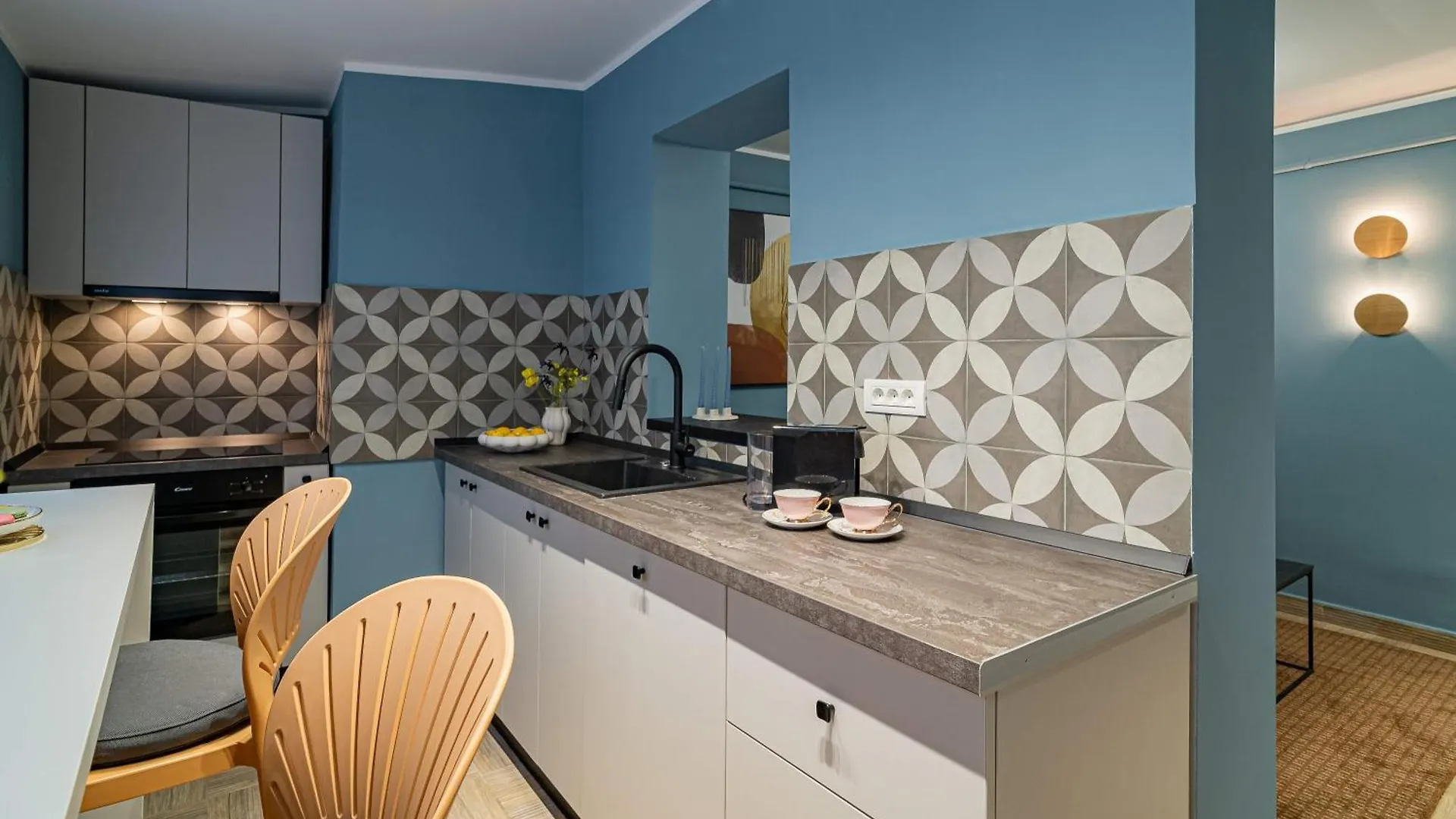 Celestial Azure - Tranquil 1Br In Piata Universitatii Boekarest 0*,  Roemenië